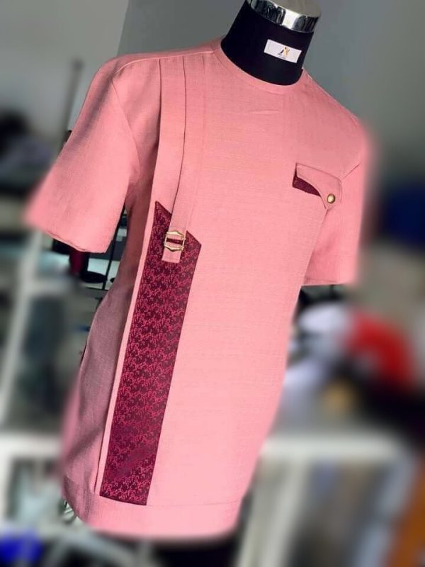 Modèle de Chemise Cou Rond